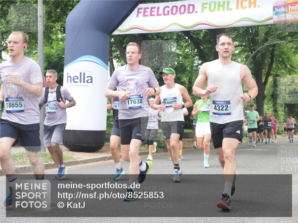 29.06.2025 - hella hamburg halbmarathon KatJ http://msf.ph/oto/8525853 29.06.2025 10:53:12 Zwischen KM18-KM19 1790, 3461, 4227, 4322, 4499 meine-sportfotos.de