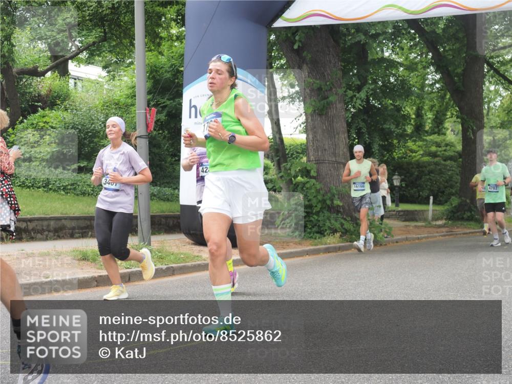 29.06.2025 - hella hamburg halbmarathon KatJ http://msf.ph/oto/8525862 29.06.2025 10:53:14 Zwischen KM18-KM19 1790, 3461, 4227, 4286, 4322 meine-sportfotos.de