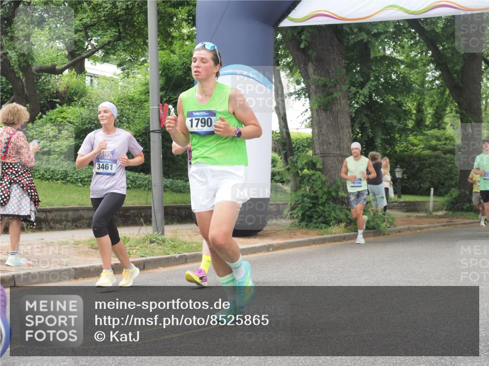 29.06.2025 - hella hamburg halbmarathon KatJ http://msf.ph/oto/8525865 29.06.2025 10:53:14 Zwischen KM18-KM19 1790, 3461, 4227, 4286, 4322 meine-sportfotos.de