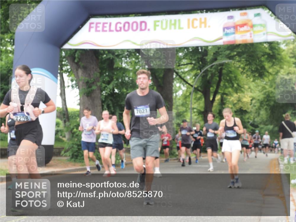 29.06.2025 - hella hamburg halbmarathon KatJ http://msf.ph/oto/8525870 29.06.2025 11:02:31 Zwischen KM18-KM19 2860, 5390, 6833, 7021, 7258, 7358, 8368 meine-sportfotos.de