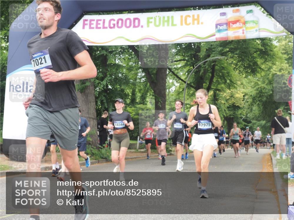 29.06.2025 - hella hamburg halbmarathon KatJ http://msf.ph/oto/8525895 29.06.2025 11:02:32 Zwischen KM18-KM19 2860, 3648, 6833, 7021, 7258, 7358, 8368 meine-sportfotos.de