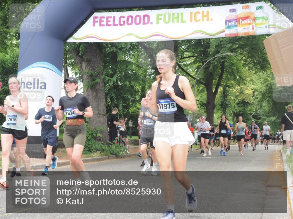 29.06.2025 - hella hamburg halbmarathon KatJ http://msf.ph/oto/8525930 29.06.2025 11:02:33 Zwischen KM18-KM19 2165, 2860, 3648, 6833, 7021, 7258, 7358, 8368 meine-sportfotos.de