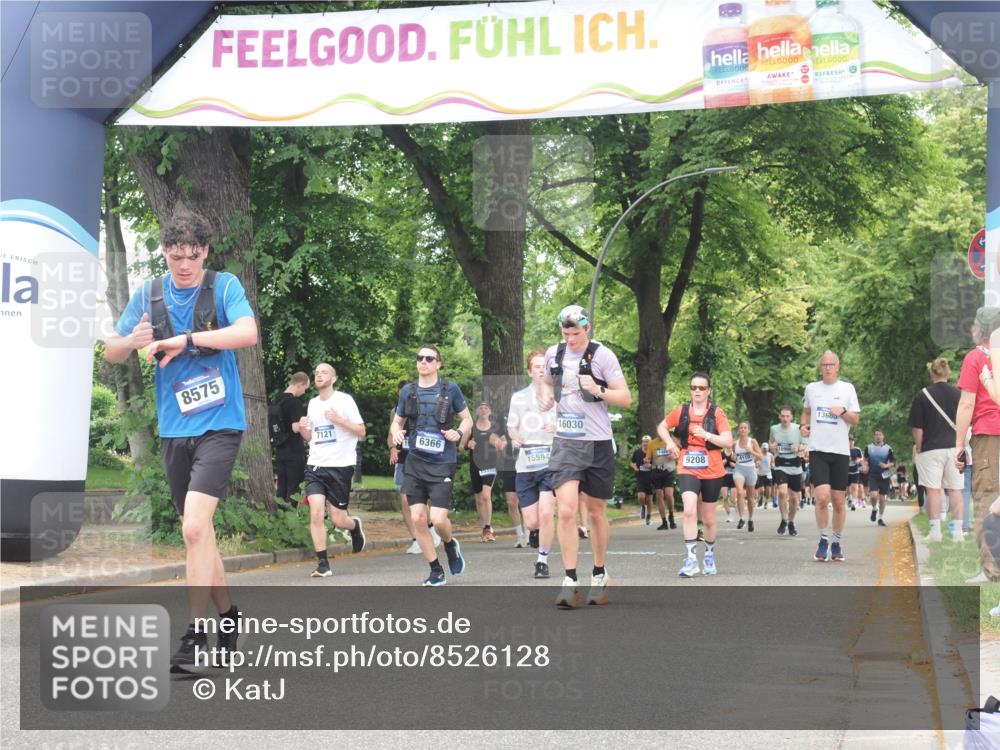 29.06.2025 - hella hamburg halbmarathon KatJ http://msf.ph/oto/8526128 29.06.2025 11:02:41 Zwischen KM18-KM19 2165, 6366, 7121, 8575, 8685 meine-sportfotos.de