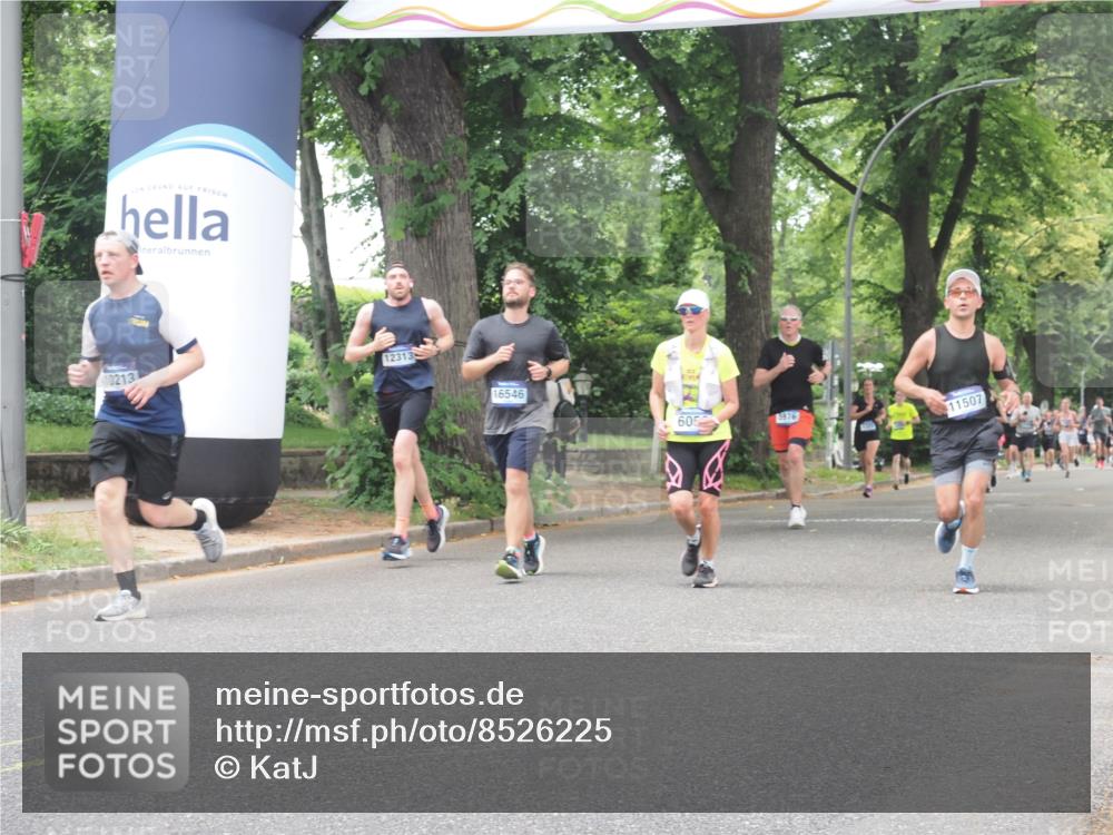 29.06.2025 - hella hamburg halbmarathon KatJ http://msf.ph/oto/8526225 29.06.2025 10:53:35 Zwischen KM18-KM19 4187, 6059 meine-sportfotos.de