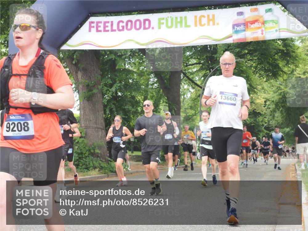 29.06.2025 - hella hamburg halbmarathon KatJ http://msf.ph/oto/8526231 29.06.2025 11:02:45 Zwischen KM18-KM19 3622, 4110, 6366, 7121, 8575 meine-sportfotos.de