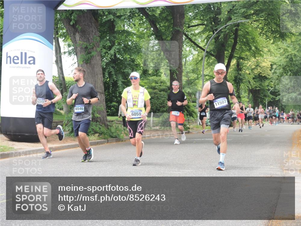 29.06.2025 - hella hamburg halbmarathon KatJ http://msf.ph/oto/8526243 29.06.2025 10:53:36 Zwischen KM18-KM19 4187, 6059 meine-sportfotos.de