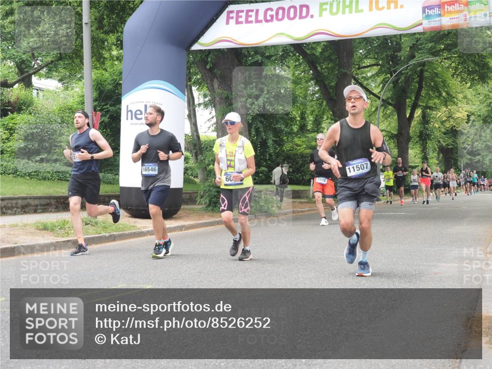 29.06.2025 - hella hamburg halbmarathon KatJ http://msf.ph/oto/8526252 29.06.2025 10:53:37 Zwischen KM18-KM19 5976, 6059 meine-sportfotos.de