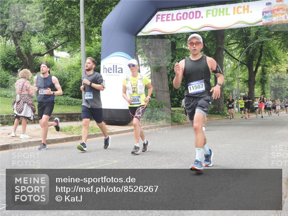 29.06.2025 - hella hamburg halbmarathon KatJ http://msf.ph/oto/8526267 29.06.2025 10:53:37 Zwischen KM18-KM19 5976, 6059 meine-sportfotos.de