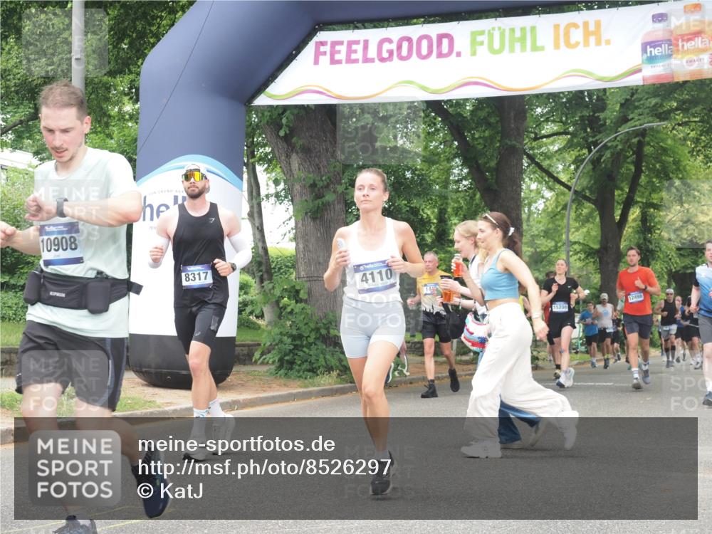 29.06.2025 - hella hamburg halbmarathon KatJ http://msf.ph/oto/8526297 29.06.2025 11:02:49 Zwischen KM18-KM19 1936, 3622, 4110, 6366, 6520, 7121, 8317 meine-sportfotos.de
