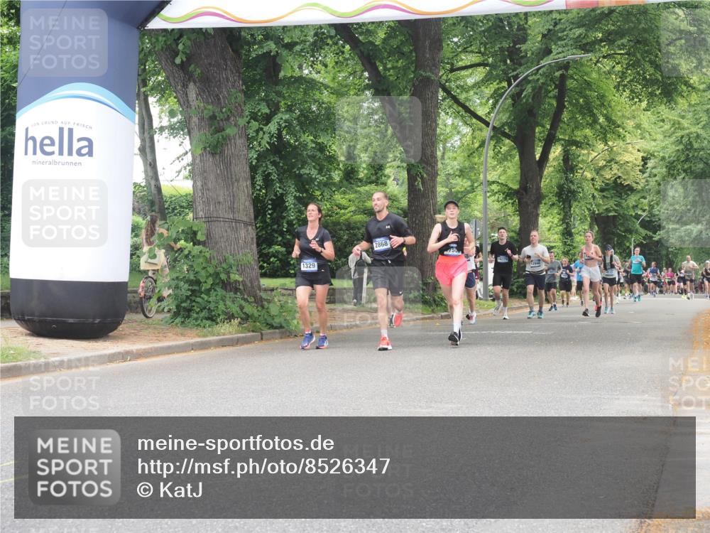 29.06.2025 - hella hamburg halbmarathon KatJ http://msf.ph/oto/8526347 29.06.2025 10:53:42 Zwischen KM18-KM19 1329, 5976 meine-sportfotos.de