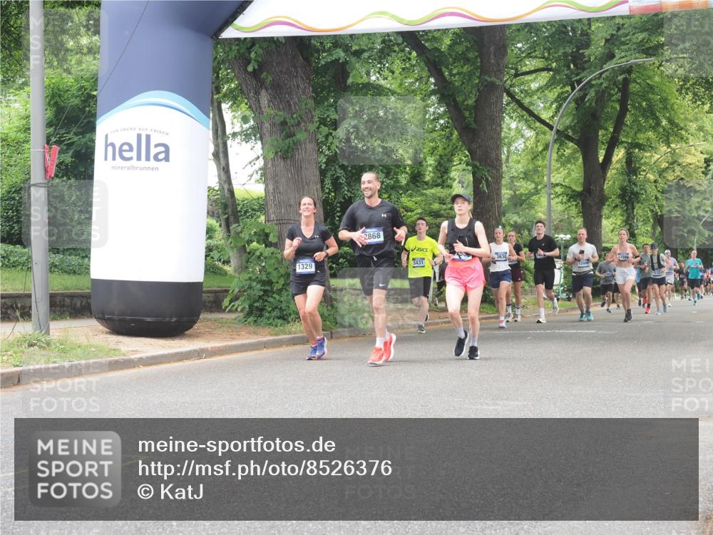 29.06.2025 - hella hamburg halbmarathon KatJ http://msf.ph/oto/8526376 29.06.2025 10:53:43 Zwischen KM18-KM19 1329, 5976 meine-sportfotos.de