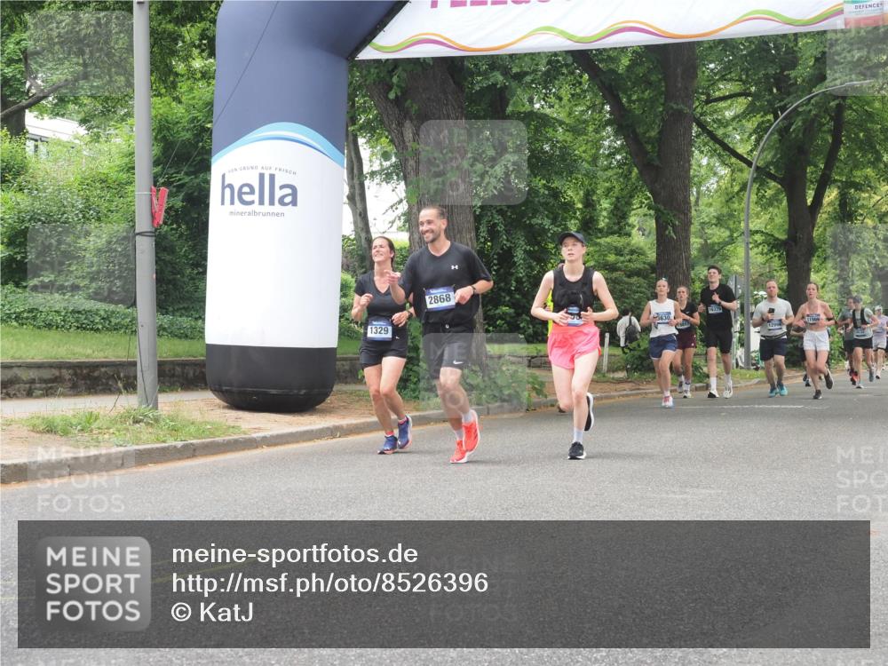 29.06.2025 - hella hamburg halbmarathon KatJ http://msf.ph/oto/8526396 29.06.2025 10:53:43 Zwischen KM18-KM19 1329, 5976 meine-sportfotos.de