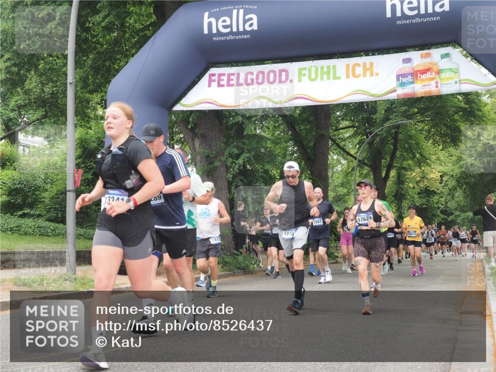 29.06.2025 - hella hamburg halbmarathon KatJ http://msf.ph/oto/8526437 29.06.2025 11:02:56 Zwischen KM18-KM19 1448, 1825, 1982, 4828, 5037, 6520 meine-sportfotos.de