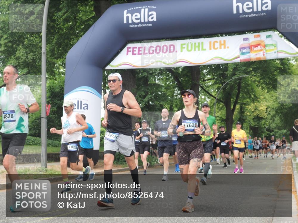 29.06.2025 - hella hamburg halbmarathon KatJ http://msf.ph/oto/8526474 29.06.2025 11:02:57 Zwischen KM18-KM19 1448, 1825, 1982, 4828, 5037, 6520 meine-sportfotos.de