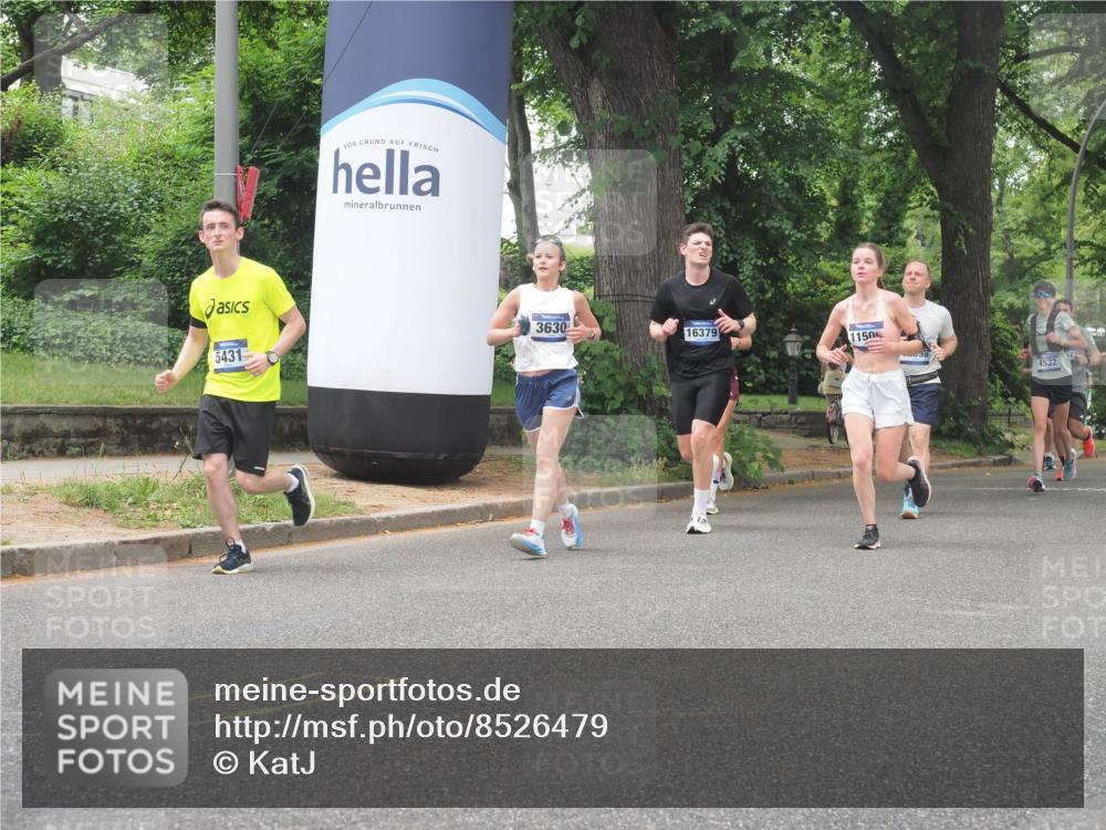 29.06.2025 - hella hamburg halbmarathon KatJ http://msf.ph/oto/8526479 29.06.2025 10:53:47 Zwischen KM18-KM19 1329, 2868, 3630, 5431 meine-sportfotos.de