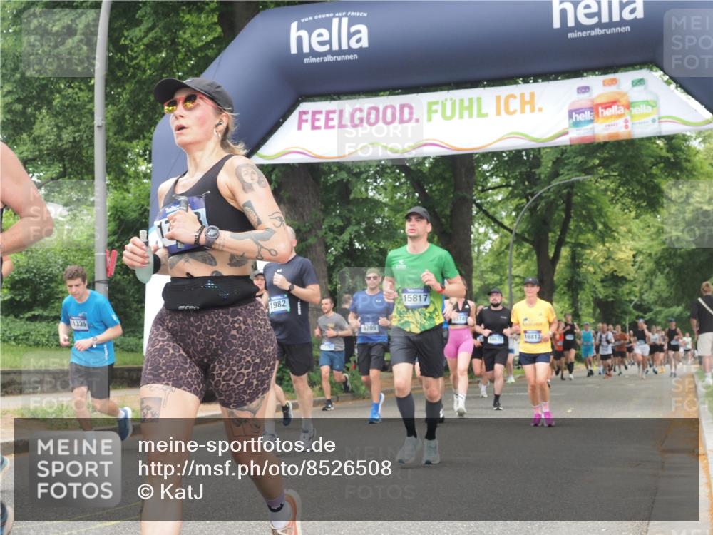 29.06.2025 - hella hamburg halbmarathon KatJ http://msf.ph/oto/8526508 29.06.2025 11:02:58 Zwischen KM18-KM19 1448, 1825, 1982, 4828, 5037 meine-sportfotos.de