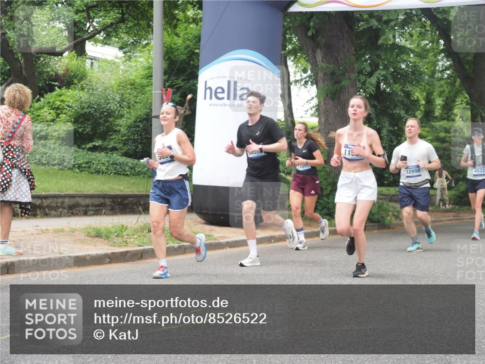 29.06.2025 - hella hamburg halbmarathon KatJ http://msf.ph/oto/8526522 29.06.2025 10:53:48 Zwischen KM18-KM19 1329, 2868, 3630, 4532, 5431 meine-sportfotos.de
