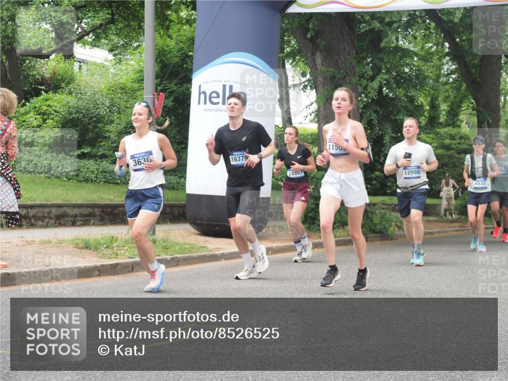 29.06.2025 - hella hamburg halbmarathon KatJ http://msf.ph/oto/8526525 29.06.2025 10:53:48 Zwischen KM18-KM19 1329, 2868, 3630, 4532, 5431 meine-sportfotos.de
