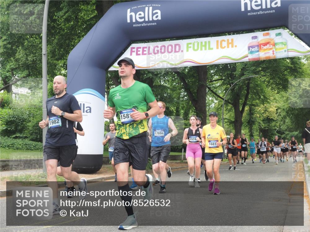 29.06.2025 - hella hamburg halbmarathon KatJ http://msf.ph/oto/8526532 29.06.2025 11:02:59 Zwischen KM18-KM19 1448, 1825, 1982, 4828, 5037 meine-sportfotos.de