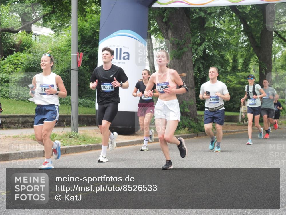 29.06.2025 - hella hamburg halbmarathon KatJ http://msf.ph/oto/8526533 29.06.2025 10:53:48 Zwischen KM18-KM19 1329, 2868, 3630, 4532, 5431 meine-sportfotos.de