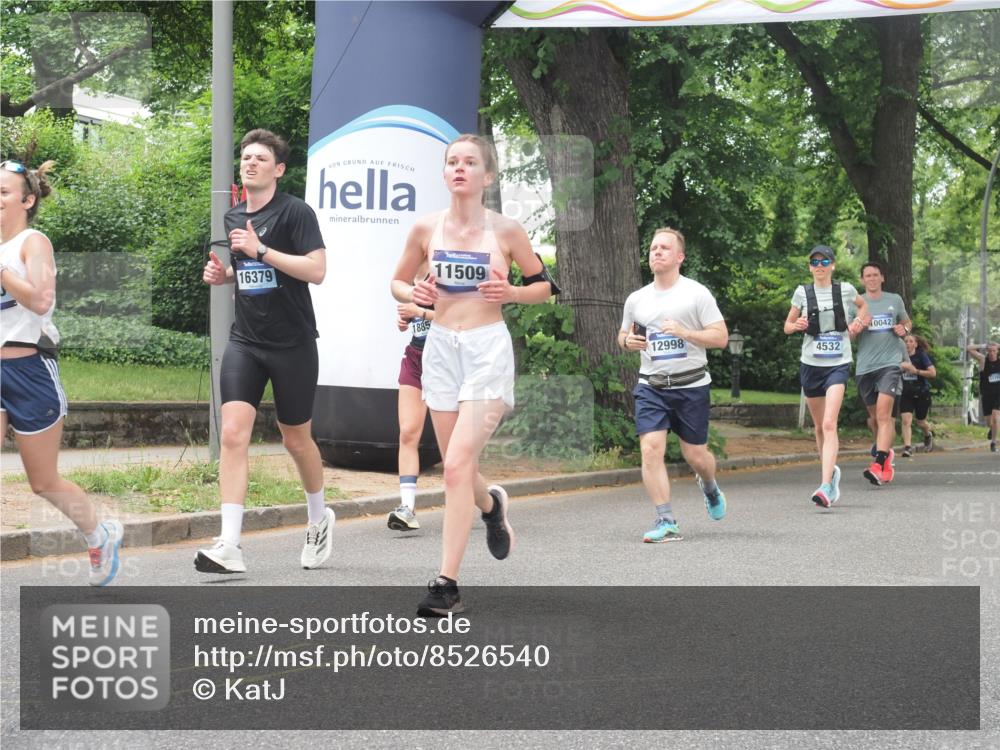 29.06.2025 - hella hamburg halbmarathon KatJ http://msf.ph/oto/8526540 29.06.2025 10:53:49 Zwischen KM18-KM19 1329, 2868, 3630, 4532, 5431 meine-sportfotos.de