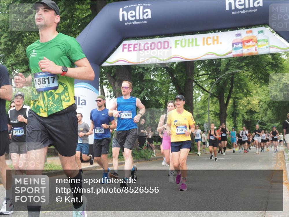 29.06.2025 - hella hamburg halbmarathon KatJ http://msf.ph/oto/8526556 29.06.2025 11:03:00 Zwischen KM18-KM19 1825, 1982, 4828, 5397 meine-sportfotos.de