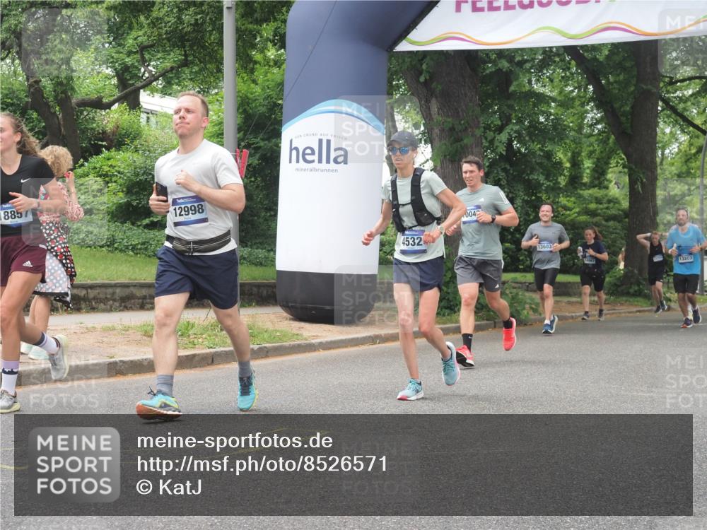 29.06.2025 - hella hamburg halbmarathon KatJ http://msf.ph/oto/8526571 29.06.2025 10:53:51 Zwischen KM18-KM19 2868, 3630, 4532, 5431 meine-sportfotos.de
