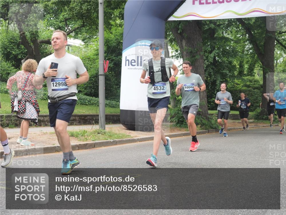 29.06.2025 - hella hamburg halbmarathon KatJ http://msf.ph/oto/8526583 29.06.2025 10:53:51 Zwischen KM18-KM19 2868, 3630, 4532, 5431 meine-sportfotos.de