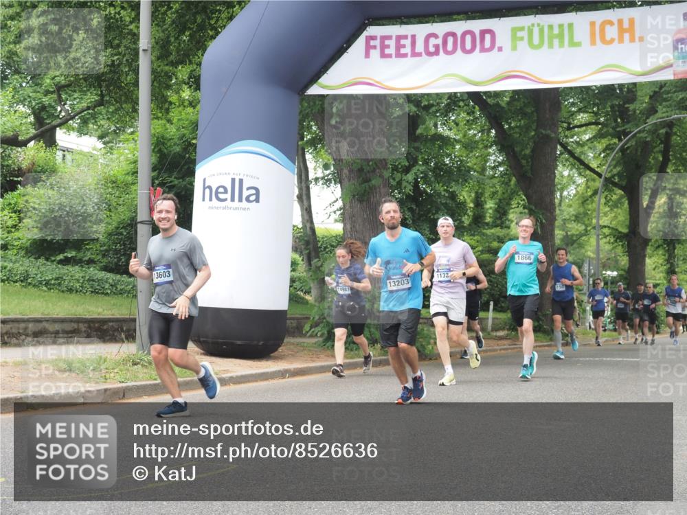 29.06.2025 - hella hamburg halbmarathon KatJ http://msf.ph/oto/8526636 29.06.2025 10:53:53 Zwischen KM18-KM19 1866, 3630, 4532, 5431 meine-sportfotos.de