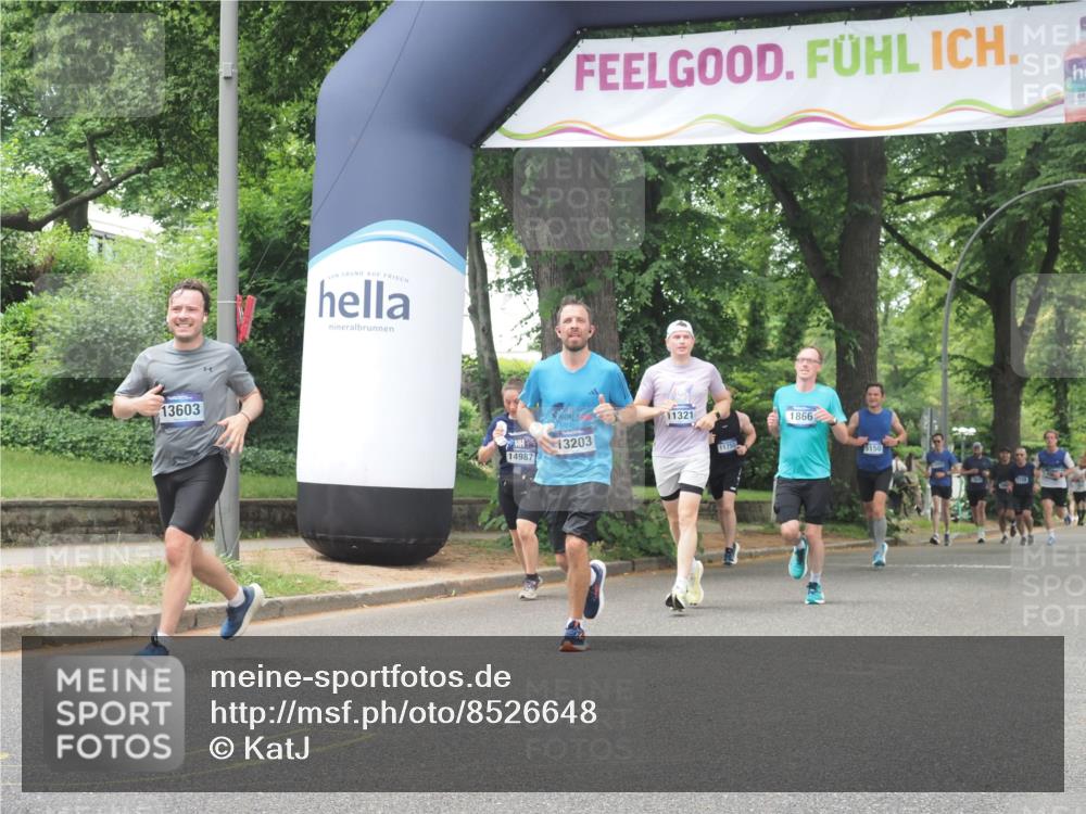 29.06.2025 - hella hamburg halbmarathon KatJ http://msf.ph/oto/8526648 29.06.2025 10:53:54 Zwischen KM18-KM19 1866, 3630, 4532, 5431 meine-sportfotos.de