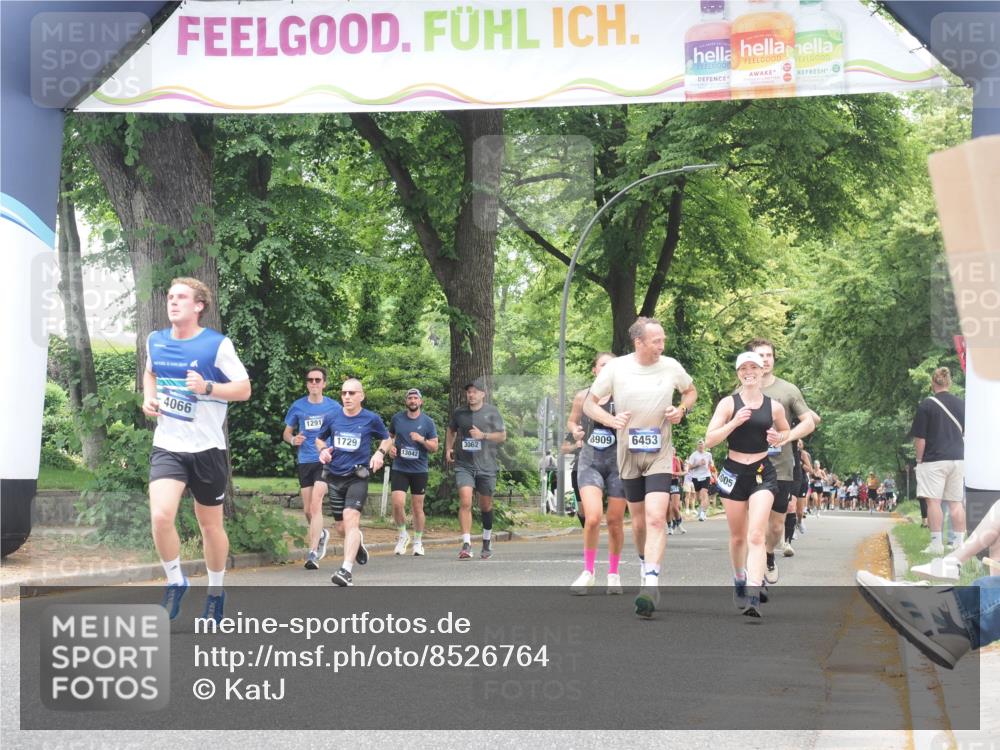 29.06.2025 - hella hamburg halbmarathon KatJ http://msf.ph/oto/8526764 29.06.2025 10:53:59 Zwischen KM18-KM19 1866, 4066, 5150, 6453 meine-sportfotos.de
