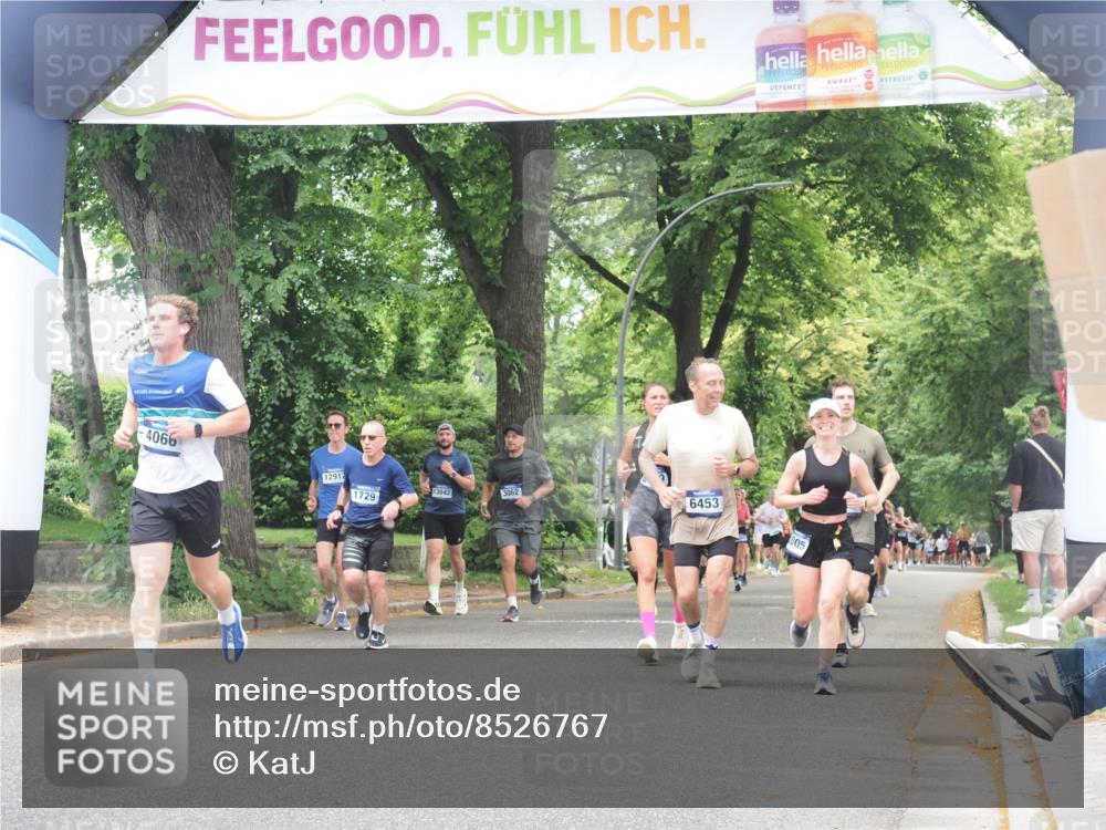 29.06.2025 - hella hamburg halbmarathon KatJ http://msf.ph/oto/8526767 29.06.2025 10:53:59 Zwischen KM18-KM19 1866, 4066, 5150, 6453 meine-sportfotos.de