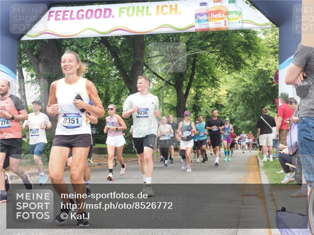 29.06.2025 - hella hamburg halbmarathon KatJ http://msf.ph/oto/8526772 29.06.2025 11:03:16 Zwischen KM18-KM19 1331, 5440, 6336, 7094, 7452, 7641, 8169, 8351 meine-sportfotos.de