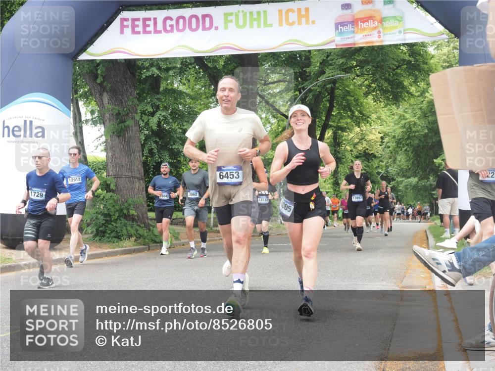 29.06.2025 - hella hamburg halbmarathon KatJ http://msf.ph/oto/8526805 29.06.2025 10:54:01 Zwischen KM18-KM19 3062, 3225, 4066, 5150, 6453 meine-sportfotos.de