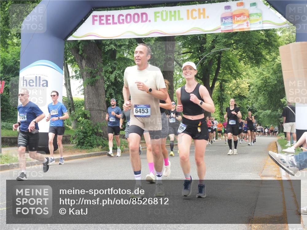 29.06.2025 - hella hamburg halbmarathon KatJ http://msf.ph/oto/8526812 29.06.2025 10:54:02 Zwischen KM18-KM19 1729, 3062, 3225, 4066, 5150, 6453 meine-sportfotos.de