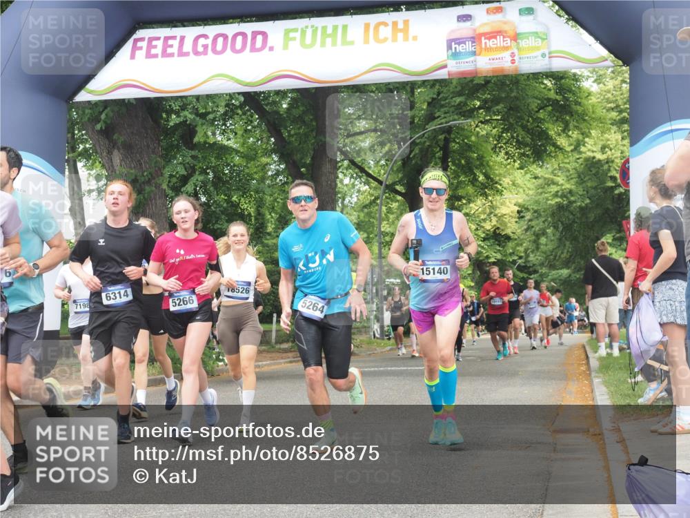 29.06.2025 - hella hamburg halbmarathon KatJ http://msf.ph/oto/8526875 29.06.2025 11:03:21 Zwischen KM18-KM19 1450, 2803, 5004, 5264, 6314, 7641, 8169, 8351 meine-sportfotos.de