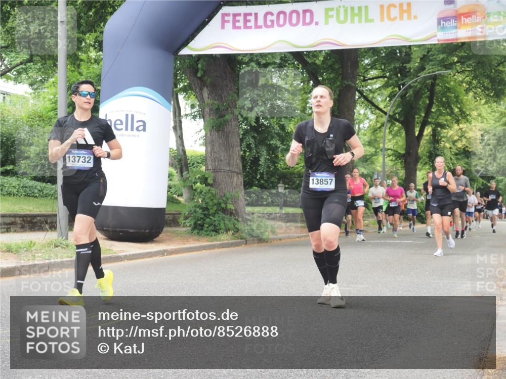 29.06.2025 - hella hamburg halbmarathon KatJ http://msf.ph/oto/8526888 29.06.2025 10:54:06 Zwischen KM18-KM19 1729, 3062, 3225, 4066, 6453 meine-sportfotos.de