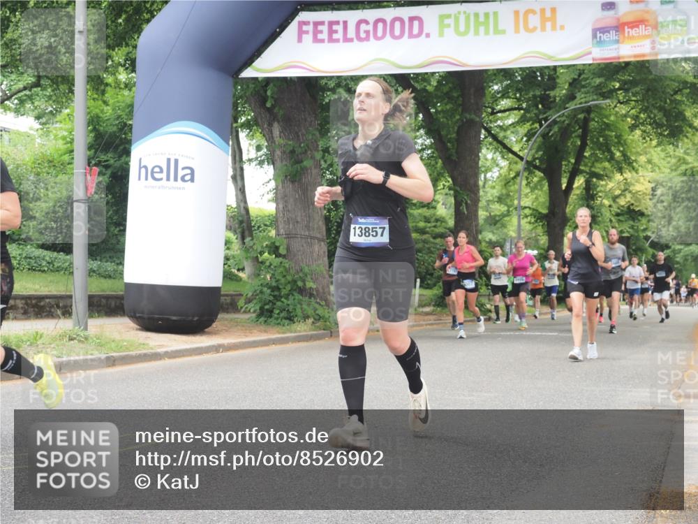 29.06.2025 - hella hamburg halbmarathon KatJ http://msf.ph/oto/8526902 29.06.2025 10:54:06 Zwischen KM18-KM19 1729, 3062, 3225, 4066, 6453 meine-sportfotos.de