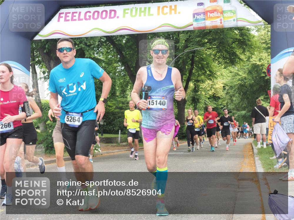 29.06.2025 - hella hamburg halbmarathon KatJ http://msf.ph/oto/8526904 29.06.2025 11:03:22 Zwischen KM18-KM19 1450, 2803, 4218, 5004, 5264, 6314, 7641 meine-sportfotos.de