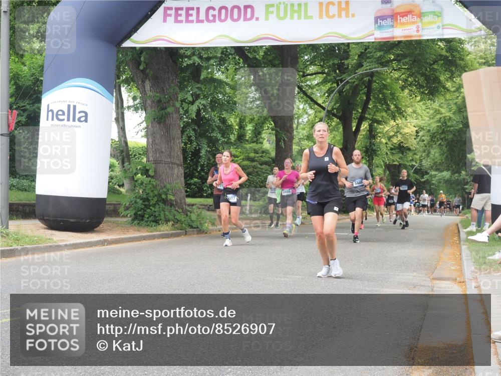 29.06.2025 - hella hamburg halbmarathon KatJ http://msf.ph/oto/8526907 29.06.2025 10:54:08 Zwischen KM18-KM19 1729, 2628, 3062, 3225, 5605 meine-sportfotos.de
