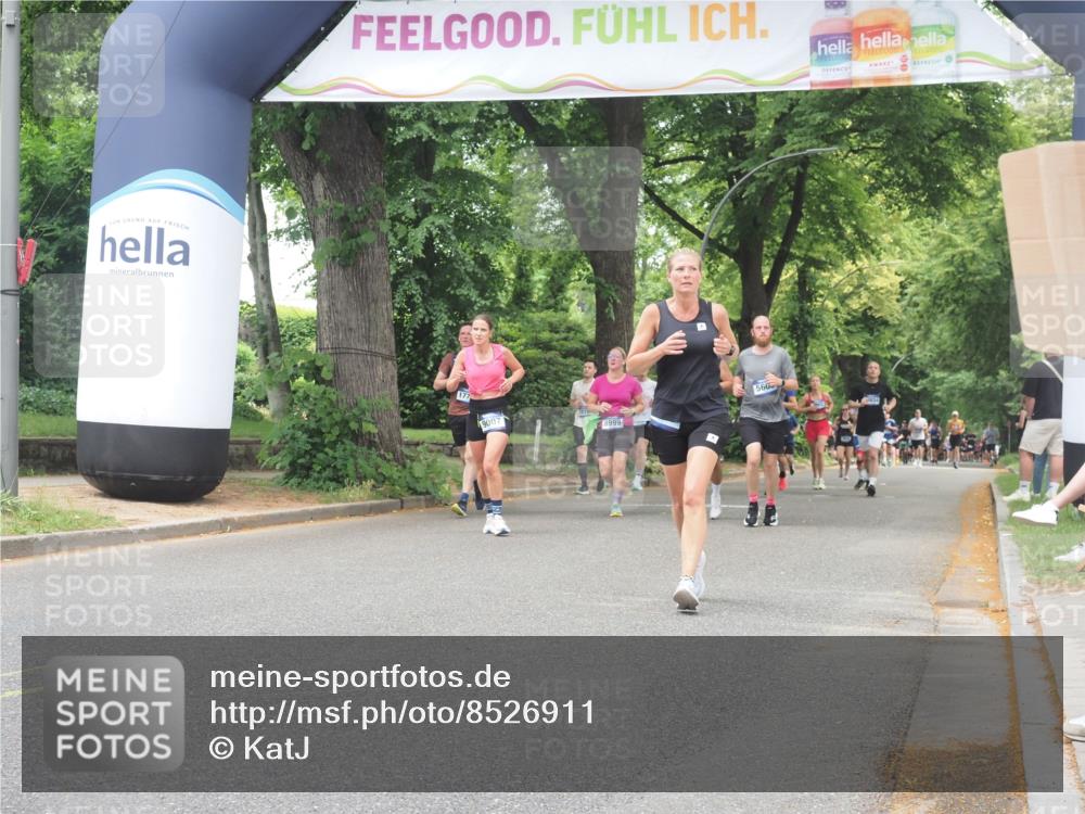 29.06.2025 - hella hamburg halbmarathon KatJ http://msf.ph/oto/8526911 29.06.2025 10:54:08 Zwischen KM18-KM19 1729, 2628, 3062, 3225, 5605 meine-sportfotos.de