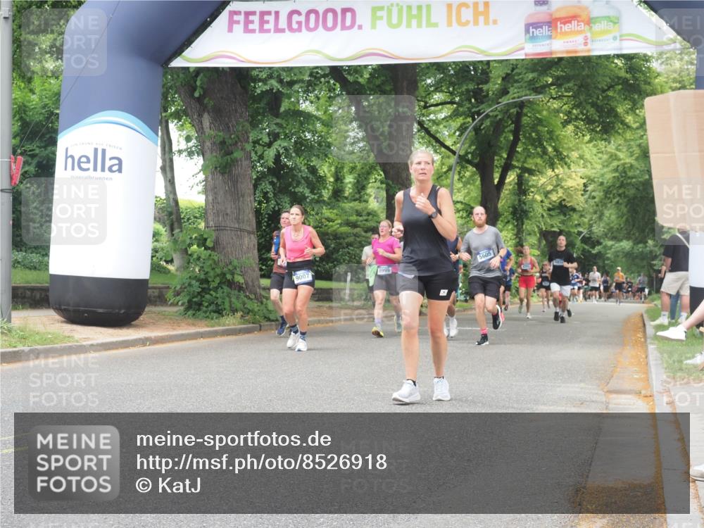 29.06.2025 - hella hamburg halbmarathon KatJ http://msf.ph/oto/8526918 29.06.2025 10:54:08 Zwischen KM18-KM19 1729, 2628, 3062, 3225, 5605 meine-sportfotos.de