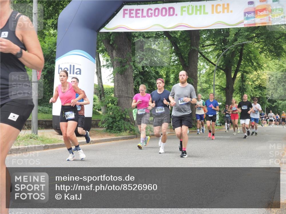 29.06.2025 - hella hamburg halbmarathon KatJ http://msf.ph/oto/8526960 29.06.2025 10:54:10 Zwischen KM18-KM19 1729, 2628, 5605, 8398 meine-sportfotos.de