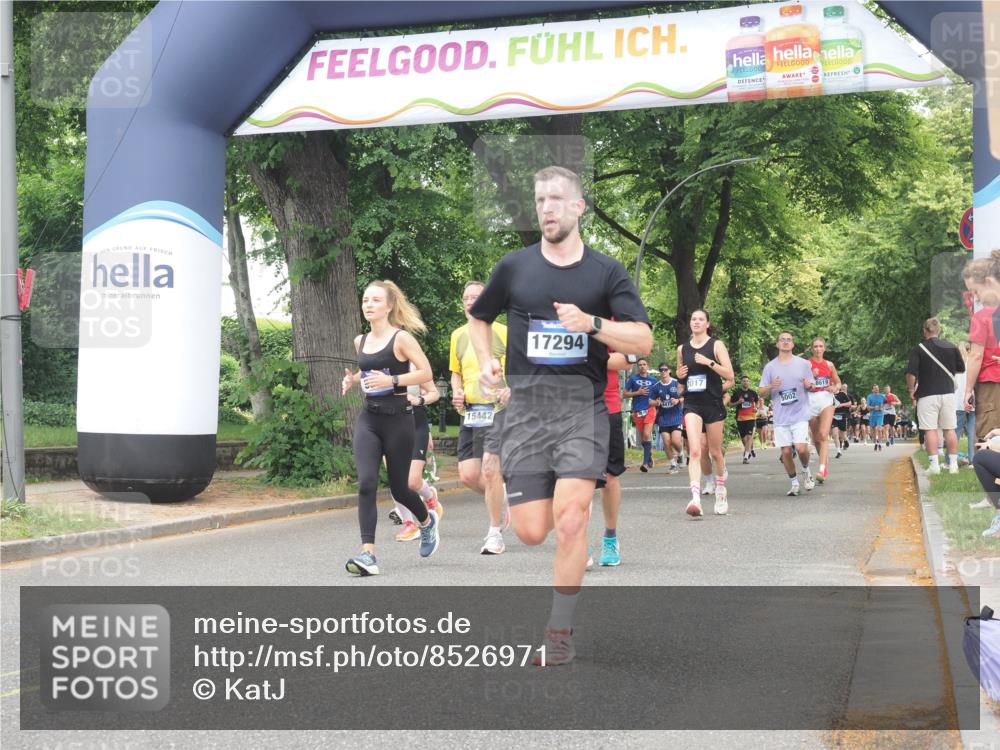 29.06.2025 - hella hamburg halbmarathon KatJ http://msf.ph/oto/8526971 29.06.2025 11:03:26 Zwischen KM18-KM19 1450, 4218, 5264, 6314, 6413, 7198 meine-sportfotos.de