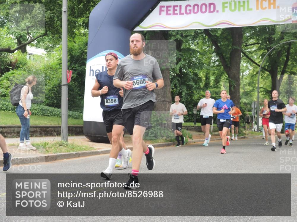 29.06.2025 - hella hamburg halbmarathon KatJ http://msf.ph/oto/8526988 29.06.2025 10:54:11 Zwischen KM18-KM19 2628, 5605, 8398 meine-sportfotos.de