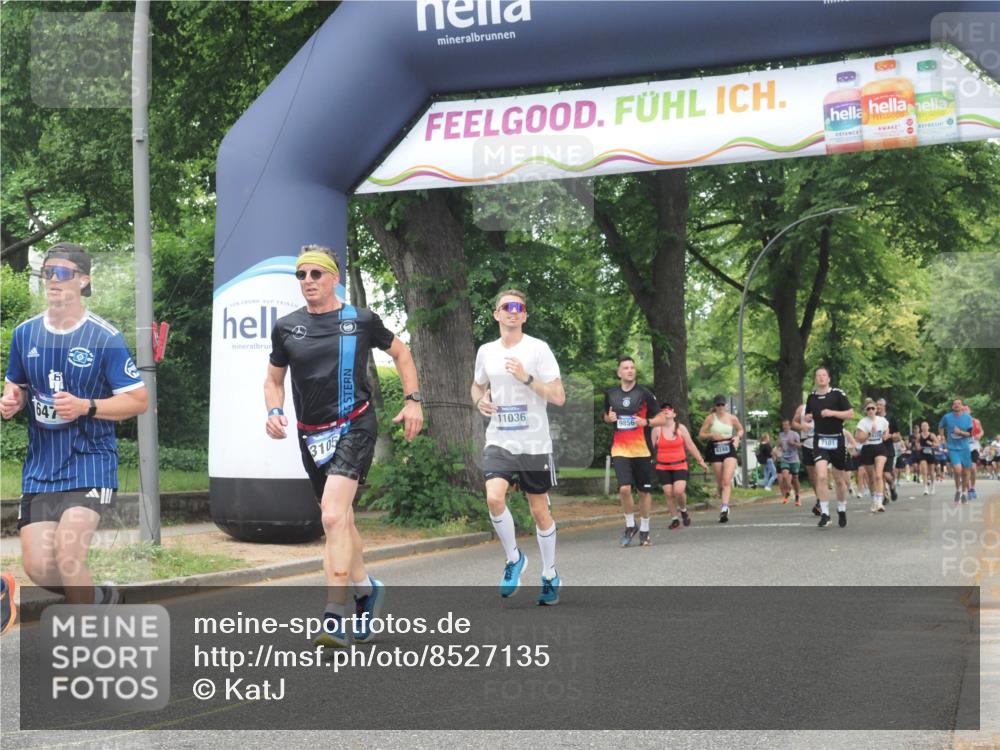 29.06.2025 - hella hamburg halbmarathon KatJ http://msf.ph/oto/8527135 29.06.2025 11:03:33 Zwischen KM18-KM19 2017, 3105, 4108, 5002, 6477, 8619 meine-sportfotos.de
