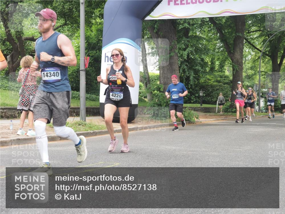 29.06.2025 - hella hamburg halbmarathon KatJ http://msf.ph/oto/8527138 29.06.2025 10:54:20 Zwischen KM18-KM19 2819, 3488, 4220, 4293, 7571 meine-sportfotos.de