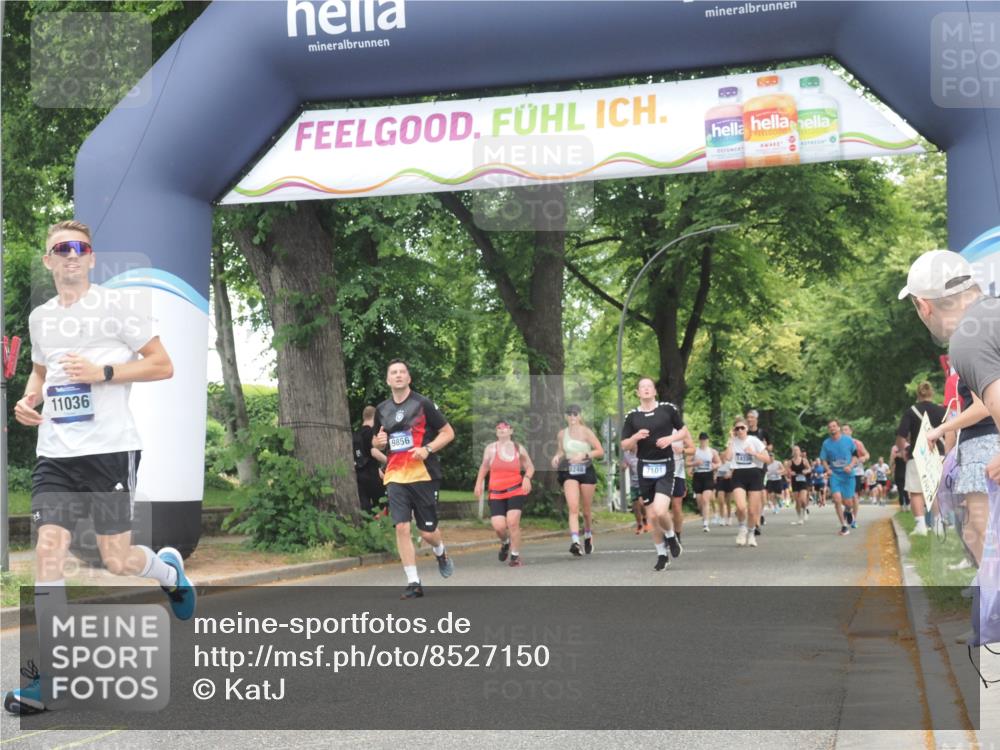 29.06.2025 - hella hamburg halbmarathon KatJ http://msf.ph/oto/8527150 29.06.2025 11:03:34 Zwischen KM18-KM19 2017, 3105, 4108, 5002, 6477, 8619 meine-sportfotos.de