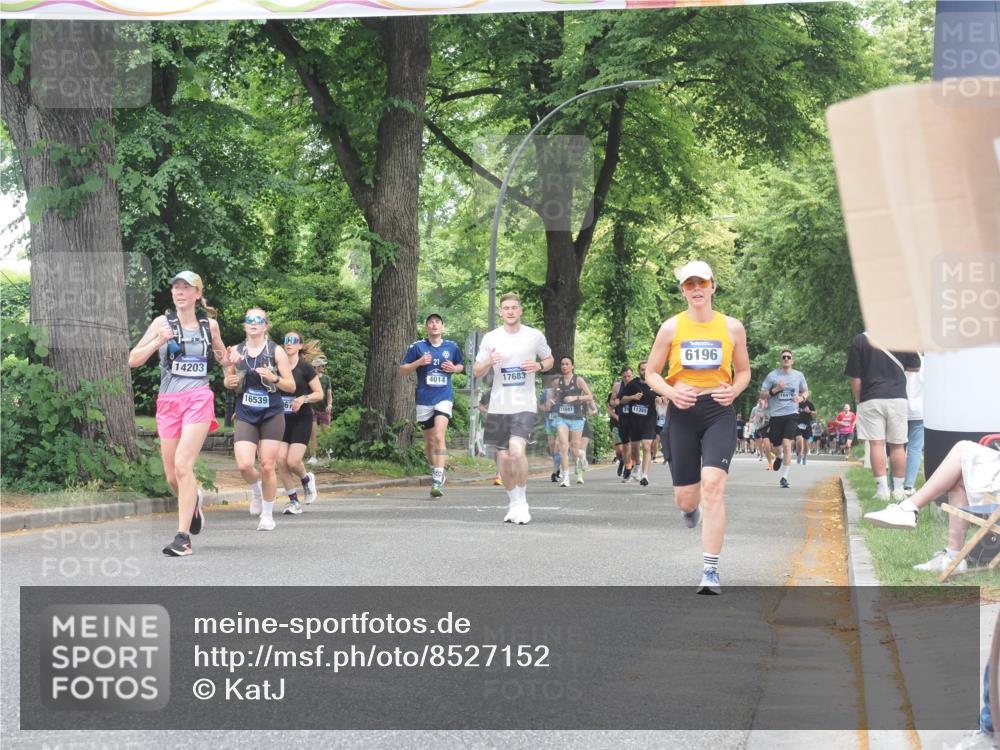 29.06.2025 - hella hamburg halbmarathon KatJ http://msf.ph/oto/8527152 29.06.2025 10:54:23 Zwischen KM18-KM19 2819, 3488, 4220, 6196, 7571 meine-sportfotos.de