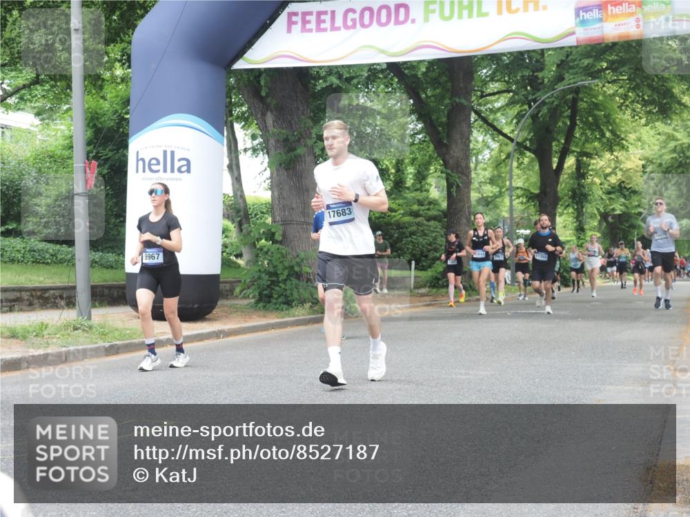 29.06.2025 - hella hamburg halbmarathon KatJ http://msf.ph/oto/8527187 29.06.2025 10:54:26 Zwischen KM18-KM19 3488, 6196 meine-sportfotos.de